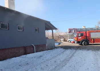 Van’da ev yangını