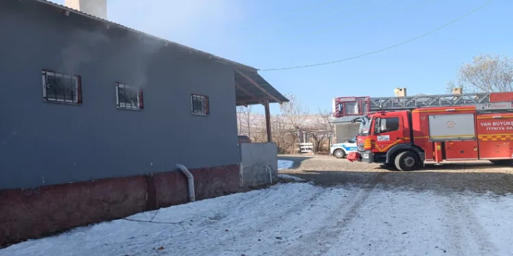 Van’da ev yangını