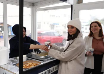 Bandırma’dan öğrencilere ve personele sıcak çorba ikramı