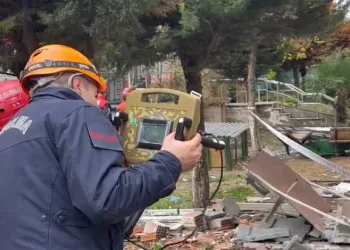 Patlama sonrası yeraltında arama yapılıyor