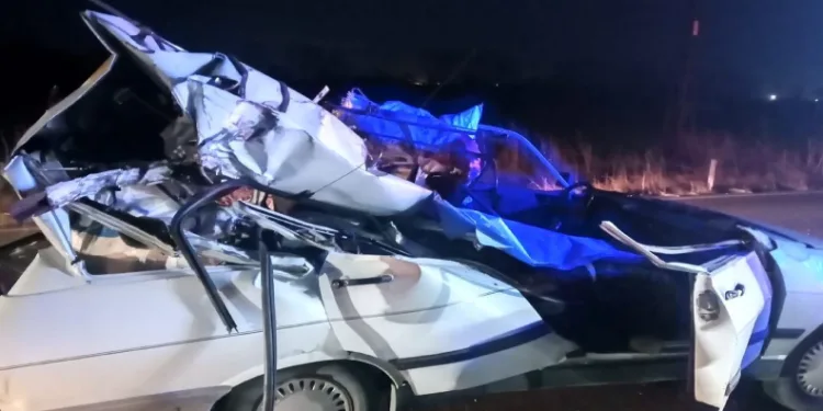 Kırklareli’nde tıra çarpan otomobilde 1 kişi hayatını kaybetti
