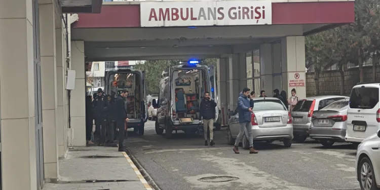 Muş’ta bir polis memuru evinde ölü bulundu