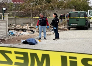 Mersin’de eşini yeni aldıkları evin önünde öldürdü
