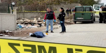 Mersin’de eşini yeni aldıkları evin önünde öldürdü
