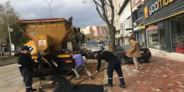 Yüzlerce noktada asfalt yama çalışması yapıldı