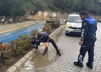 Marmaris’te yağmur mesaisi