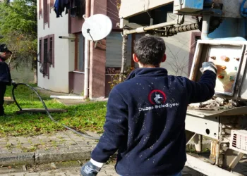 Düzce’de ekipler zorlu mesai yapıyor