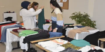Üniversiteli kız öğrencilerinden örnek davranış