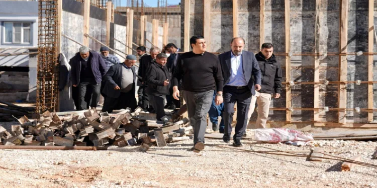 Yılmaz, cami inşaatlarında incelemelerde bulundu