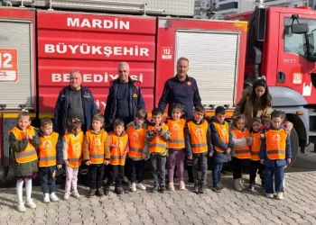 Minik kalpler itfaiyeyi ziyaret etti