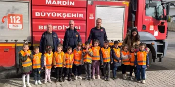 Minik kalpler itfaiyeyi ziyaret etti