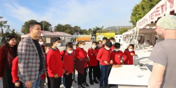 Alanya’da öğrenciler sanatla tanışıyor