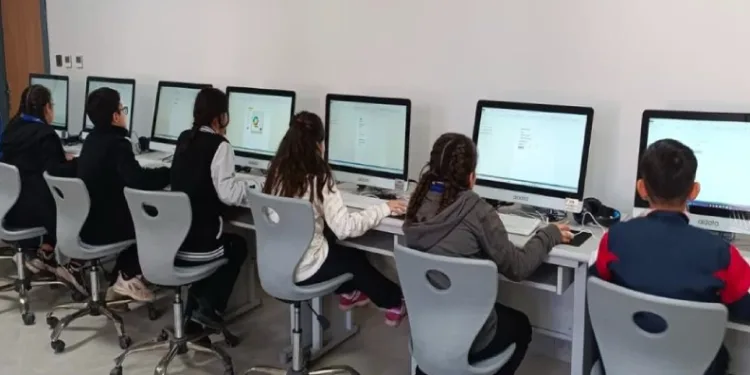 Gölbaşı’nda bilişim teknoloji sınıfı açıldı