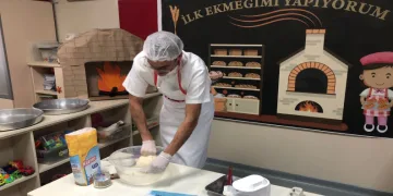 Minik eller hamur yoğurdu