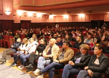 Minik eller hamur yoğurdu