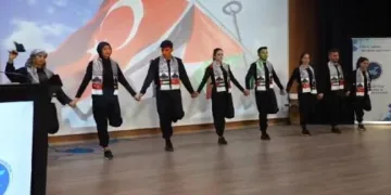 Van YYÜ öğrencilerinden Dabke gösterisi