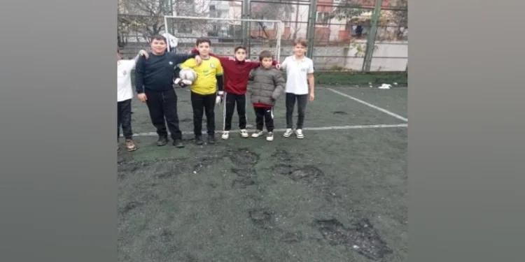 Patates tarlası değil, futbol sahası