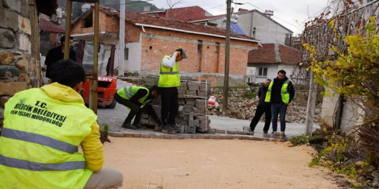 Bilecik’te parke yapımı tamamlanıyor.