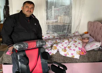 Ayşe, akülü aracına kavuştu.