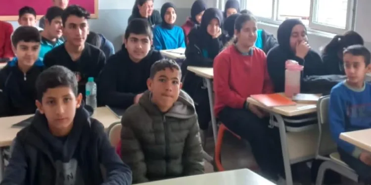 Ortaokul öğrencilerine trafik ve güvenlik eğitimi verildi