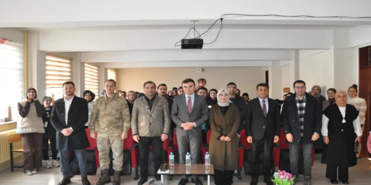 Ertaş, öğrencilerle buluştu