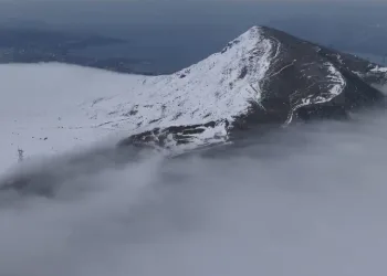 Bitlis’te sislerin kapladığı muhteşem manzara
