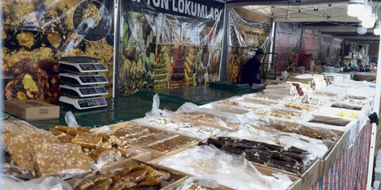 Silopi’de yöresel lezzetler pazarı kuruldu