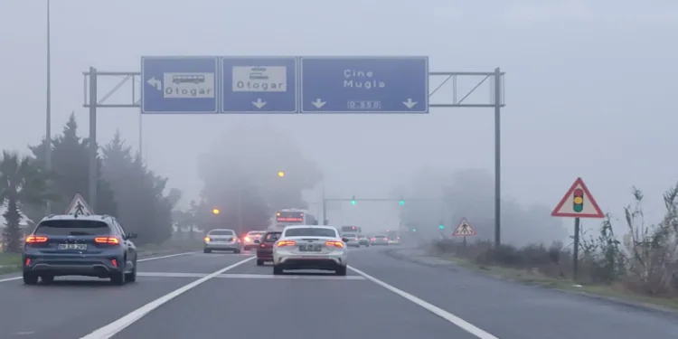 Karayolunda Sis Etkisiyle Trafik Hızı Düştü