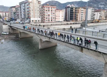 Artvin’de fırtına somon kafesini parçaladı