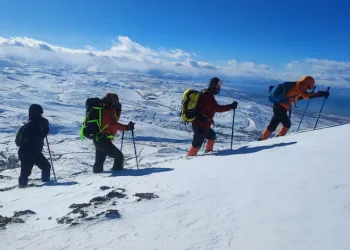 Küçük Erek Dağı’na zirve tırmanışı