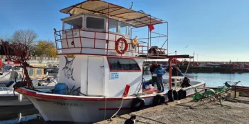 Sağanak sonrası deniz çamura döndü