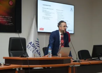 Belediye personellerine afet yönetimi eğitimi verildi