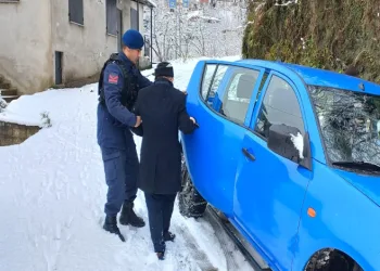 Giresun’da jandarma diyaliz hastasına yardım eli uzattı