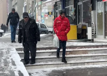 Karabük’te sis etkili oluyor