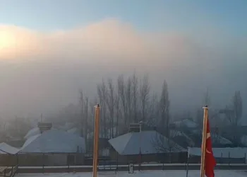 Karlıova’yı sis kapladı