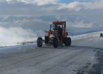 Van’da 21 yerleşim yerinin yolu ulaşıma kapandı