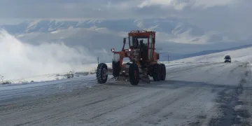 Van’da 21 yerleşim yerinin yolu ulaşıma kapandı