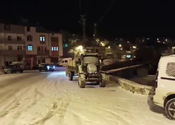Adıyaman kent merkezine mevsimin ilk karı yağdı