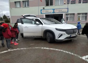 Öğrenciler yerli malın önemini Togg ile öğrendi