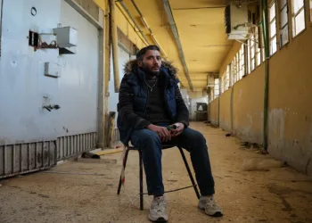 Esad’a “Ben ölmedim, buradayım ve yaşıyorum”