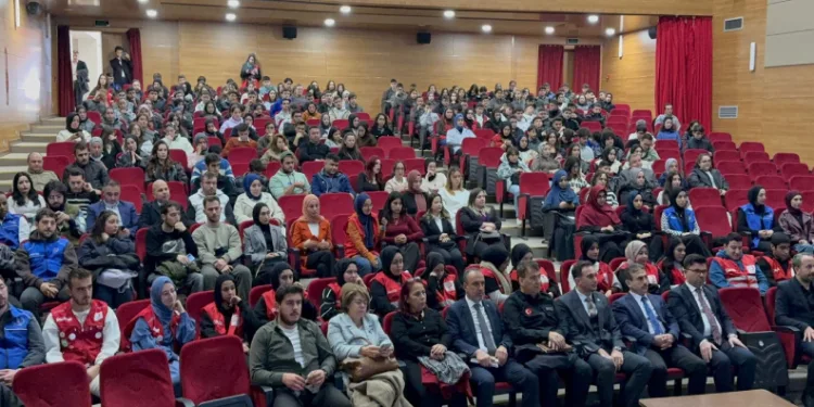 Düzce’de gençler çalıştayda bir araya geldi