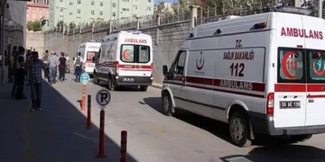 Siirt’te zehirlenen 3 kardeş Diyarbakır’a sevk edildi