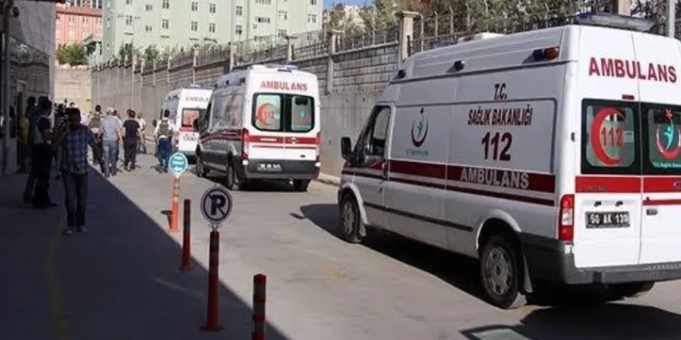 Siirt’te zehirlenen 3 kardeş Diyarbakır’a sevk edildi