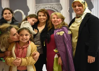 Germencik’te sahnelenen tiyatro, izleyicilerden tam not aldı