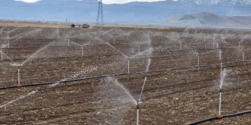 Çiftçilerin kış mevsiminde arazilerini sulaması korkutuyor
