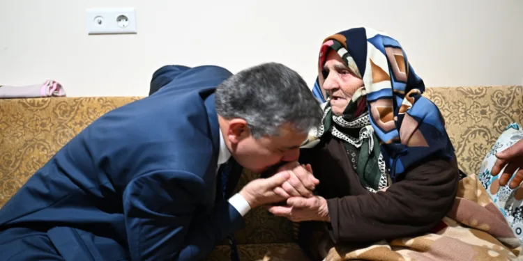 91 yaşındaki Naciye nineye vefa