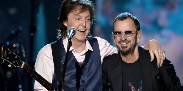 Paul McCartney ve Ringo Starr Londra’da Konser Verdi