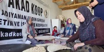Depremzede kadınlar seranın ardından yöresel çarşıda işletme açtı