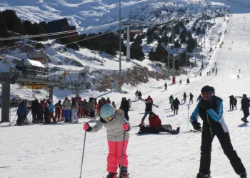 Kar kalınlıkları bir metreyi aştı