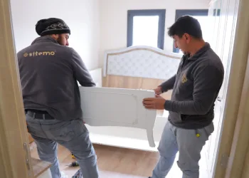 Depremzedeler yuvalarına kavuşmaya devam ediyor